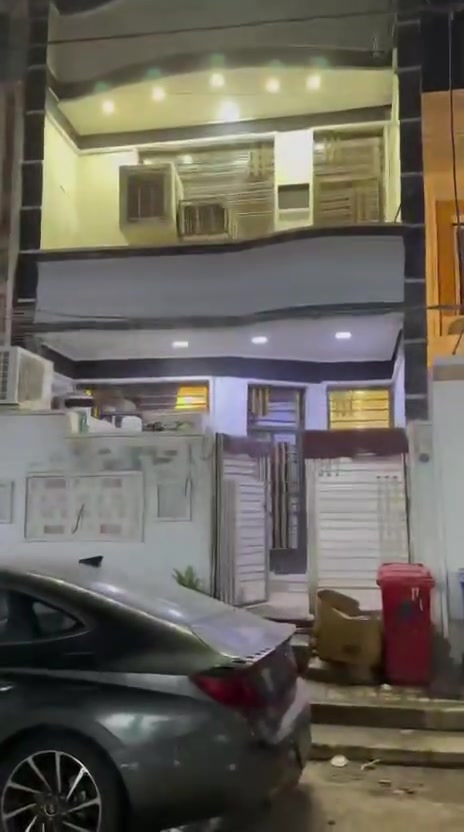 السلام عليكم
مشتمل للبيع زراعي بالزراعي اللي خلف مجمع نون والقلم في ابو دشير باول فرع قرب قصابة ابو خليل مساحته 100 متر الواجهه 5والنزال20 بناء حديث ومثل ما موضح بالصور والفيديو المنشور

تحتوى الدار على صحيات خارجيه ومدخلين استقبال وممر للحولي اللي بيه المطبخ وصحيات وغرفة نوم واحدة

وفي الطابق الثاني صاله كبيره وغرفتين نوم وصحيات

وفي الطابق الثالث بيتونه كبيره وسطحين والبناء نظيف جدا

للاستفسار عن السعر الخاص مفتوح

للاتصال ***********

لرؤية منشوراتي اكتب دلالية ابو كرار الشويلي للعقار وراح تشوف كل شي موجود واي شي يعجبك راسلني عليه وتدلل وانا بخدمتك ومستعدين لعرض عقاراتكم لدينا اتصل بنا واتس اب او ماسنجر وبالخدمه

عندك بيت للبيع راسلنا نعرضه الك

عندك بيت للإيجار نعرضه الك اتصل بنا واتس اب او ماسنجر وبالخدمه
