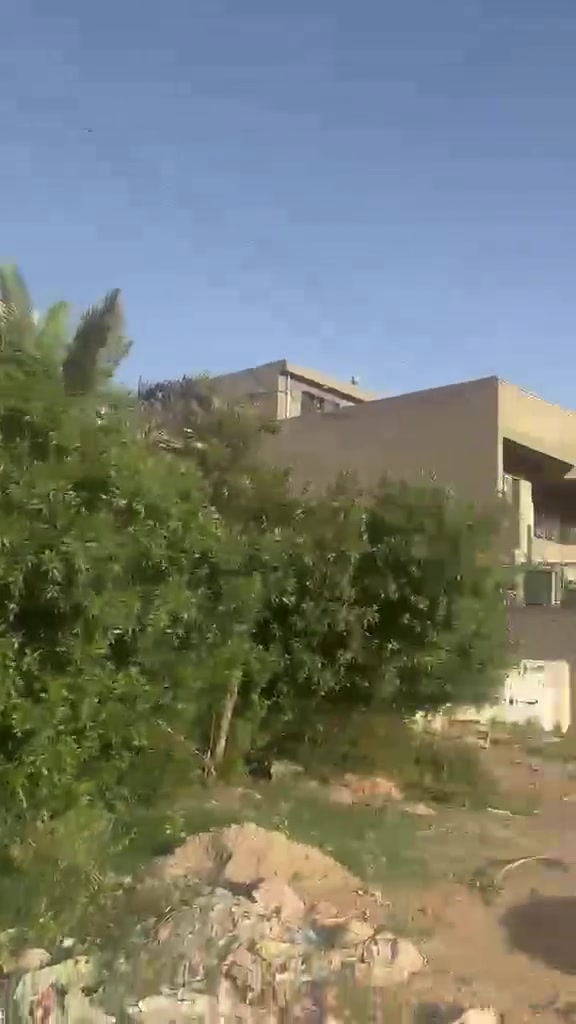 بيت طابوصرف مقابيل السريع الجديدالحافات كراره200متر5غرف نوم صاله استقبال مقابيله تشجير للأستفسار الأتصال علا الرقم***********
