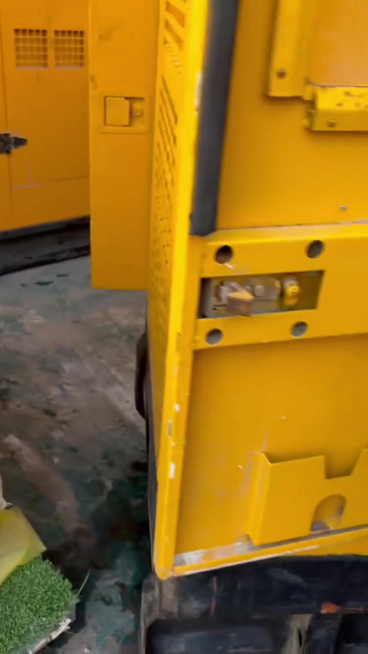 مولد کمینس ١٠٢   أمریکي
100KV
شرکة حاجي عزیز زنکنە 
📞:***********
📞:***********
أربیل:صناعة جنوبي
