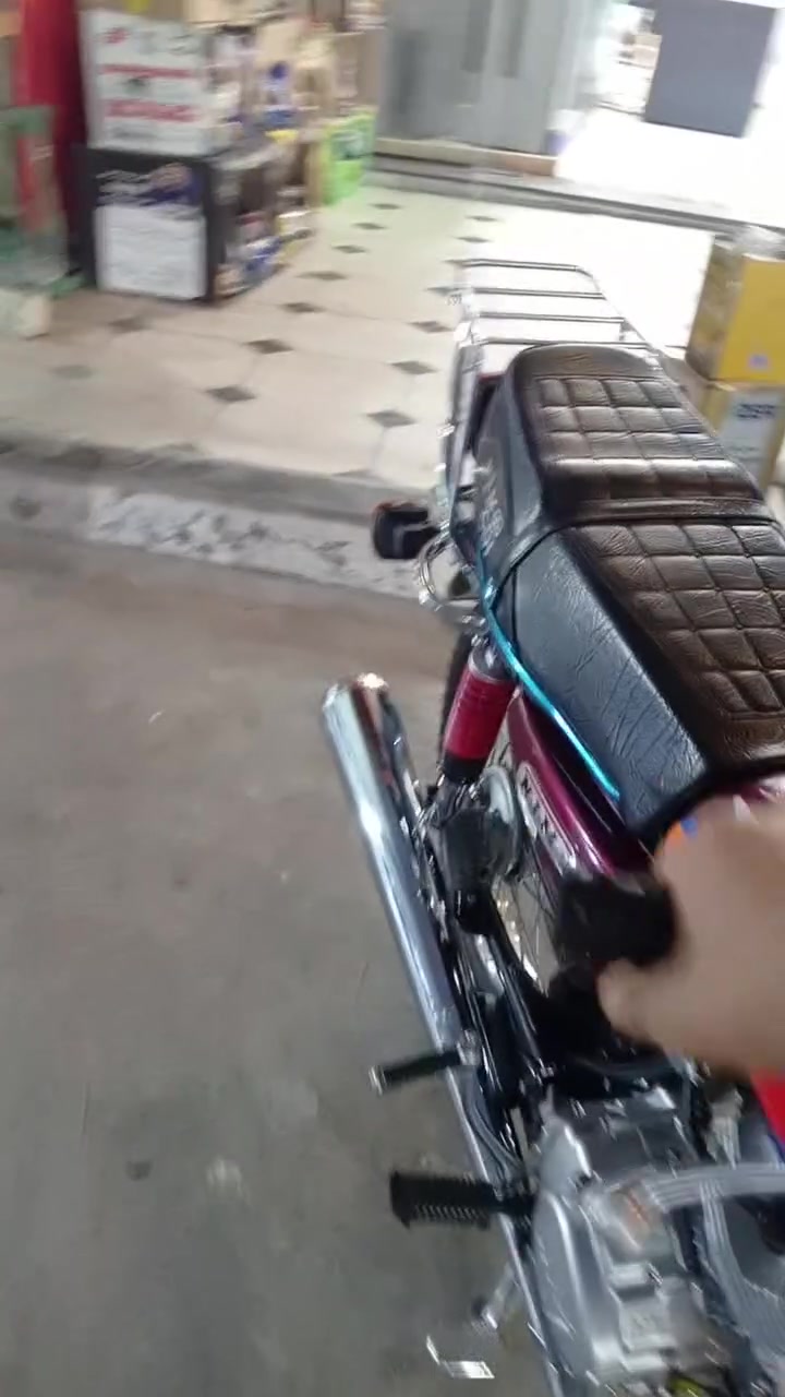 السلام عليكم دراجه نامه للبيع دراجه
حلوه بعده بلاديه مال شركه 
دراجه صار سبوع من منزله 
من شركه موديل 2026
اوراق كامله كله بلاديه 
مكاني بغداد دورة 
اي فيتر تريدجيبه وياكك 
تفحص تاخذ وترح 
اي سفسار على رقم 
كثر *********** وسعر 700
