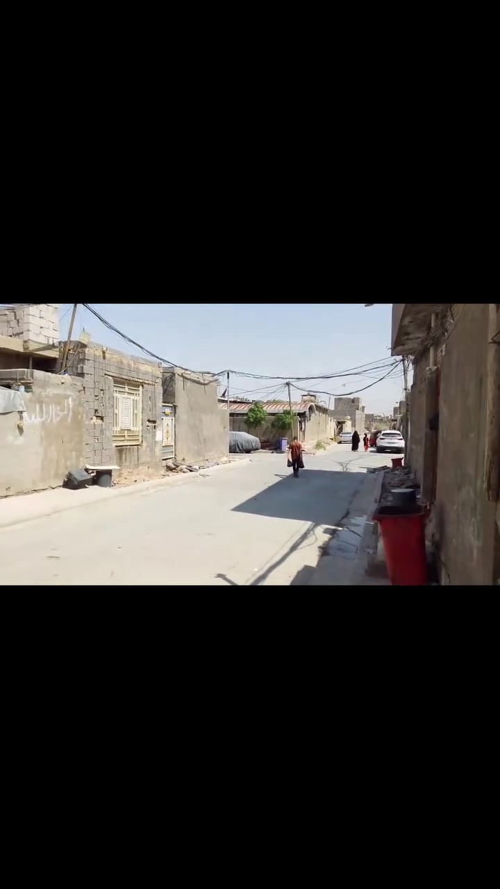 سلام عليكم مرخصت مدير لكروب بيت للبيع ميه مربع يحتوي علا استقبال سته باربعه وغرفه خمسه ب خمسه وصاله خمسه ب خمسه ومطبخ اربعه باربعه لبيت صب مسلح بنائه جديد مي كهرباء مجاري تبليط كله جديد عنوان لبيت ام الكبر شارع كوفي لصلطان يبعد عن شارع لعام ست أفرع ***********
