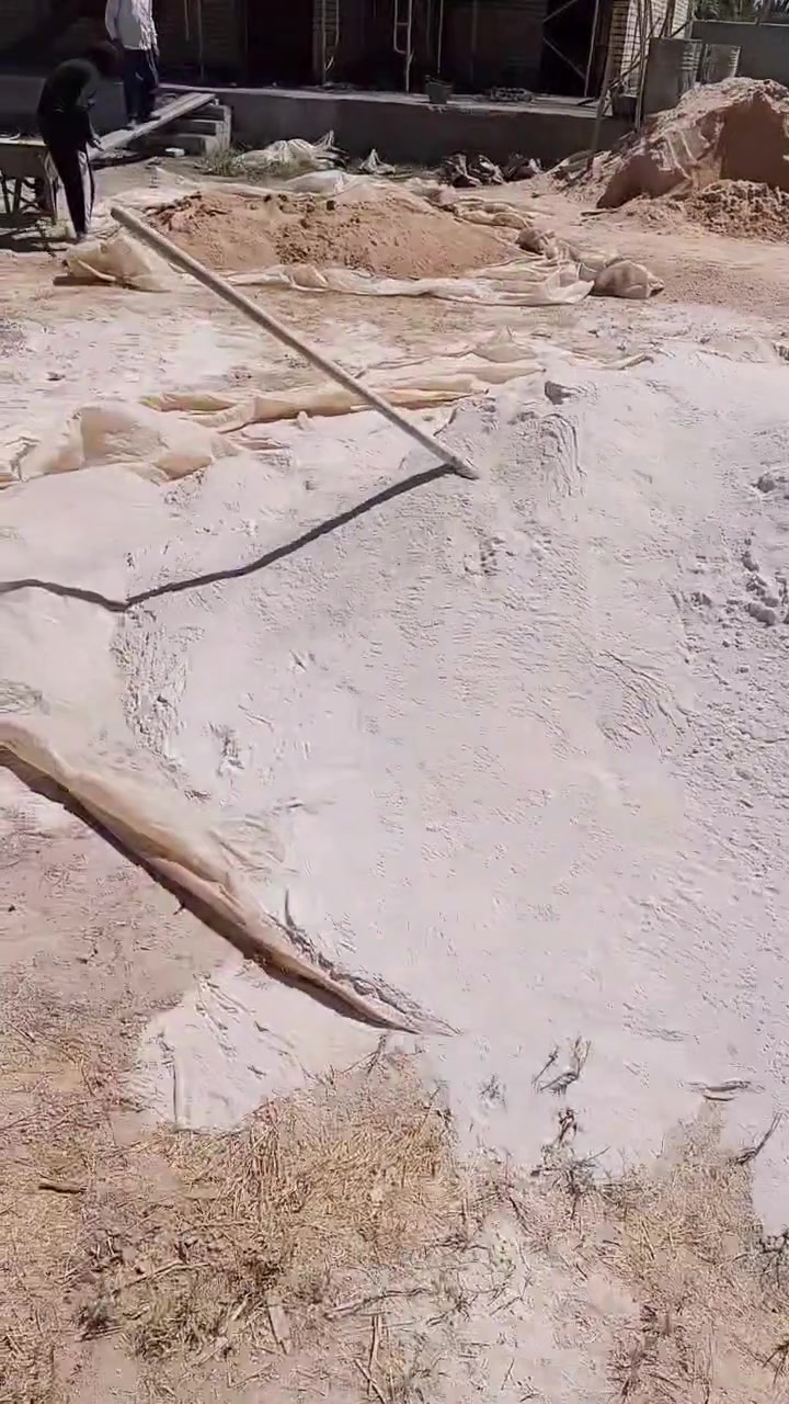 سلام عليكم اي واحد يحتاج كادر تصعيد مواد جص بورك رمل بلوك طابوك وسمنت  وتنضيف بيوت تصال واتساب ***********/🇮🇶💯‪***********‬‏
