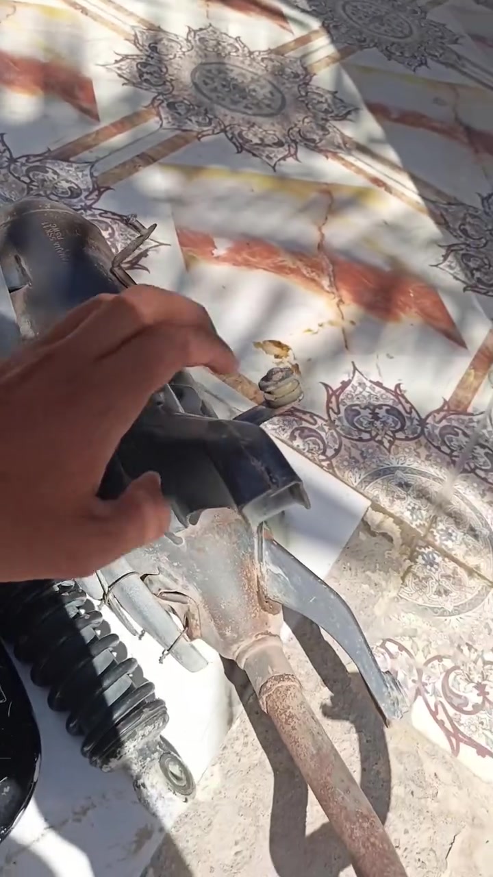 سلام عليكم غراض ماكس صالنصه بلاديه نضيف لا مزدوده ولامزروفه بيه بس الواقيه الملحه بيه كسر بصيط وستان صفح مال تفصيخ ودبل بلادي ومرايات وسبايدر مال عدله للاستفسار  ***********السعر خاص
