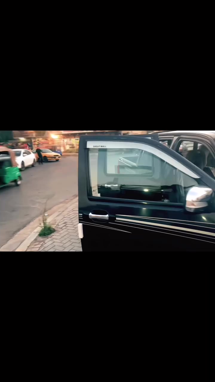 موديل 2019 سيارة نظافتها كدام عيونكم ومواصفاتها لا يعلى عليها وما مضروبه وگشرها سواده كدامكم هستوها مغسوله هذا رقمي للي يريد يستفسر اكثر على السعر والتفاصيل *********** متواجد واتساب ومحمول
