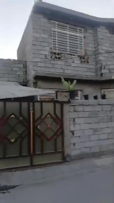 دار للبيع مساحه 170
طابو زراعي سند25
البيت مكون من 3 غرف نوم وستقبال وصاله كبيره مع المطبخ طرمه خلفيه واماميه 
العنوان هور رجب قبل شارع الاذاعه الاستفسار ***********
