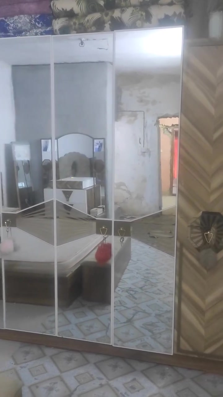 سلام عليكم عيني غرفة تركي 9قطع للبيع
***********/***********
