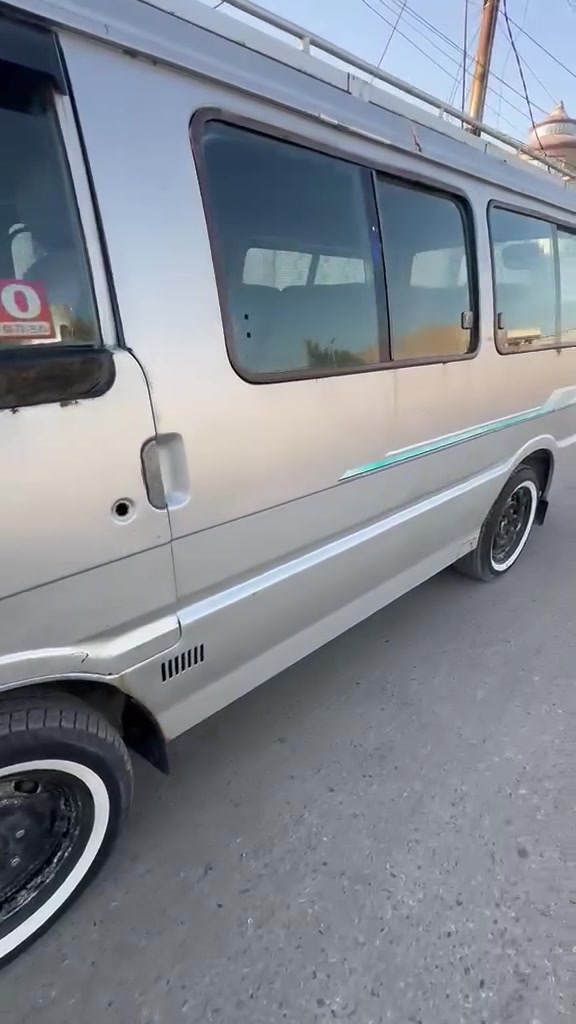 يالله كيه بسته كفاله من الضربه والصبغ والتبديل مااعده الحزام مكينه كير تخم تاير حداديه حداديه دواخل جديده كهربايات  كله شغاله مسجل سماعات شوف عينك راعيه متوفي بيه قاصر واحد بعدله سنه  علمن السياره تحويل فقط مالكه يمي السعر 30وبيه مجال ***********للتصال
