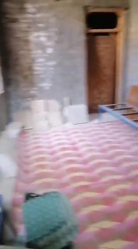 السلام عليكم..
يوجد بيت ١٠٠م رهن
 النداءقرب شارع الكفيل  وقرب المدرسه الورديه 
البيت طابق والطابق الثاني هيكل 
يتكون من : غرفه وصاله ومطبخ واستقبال وصحيات 
البيت درجه اولى
الطابق الثاني هيكل مسقف
سعر الرهينه ٢٠ مليون
رقم الهاتف *********** @
