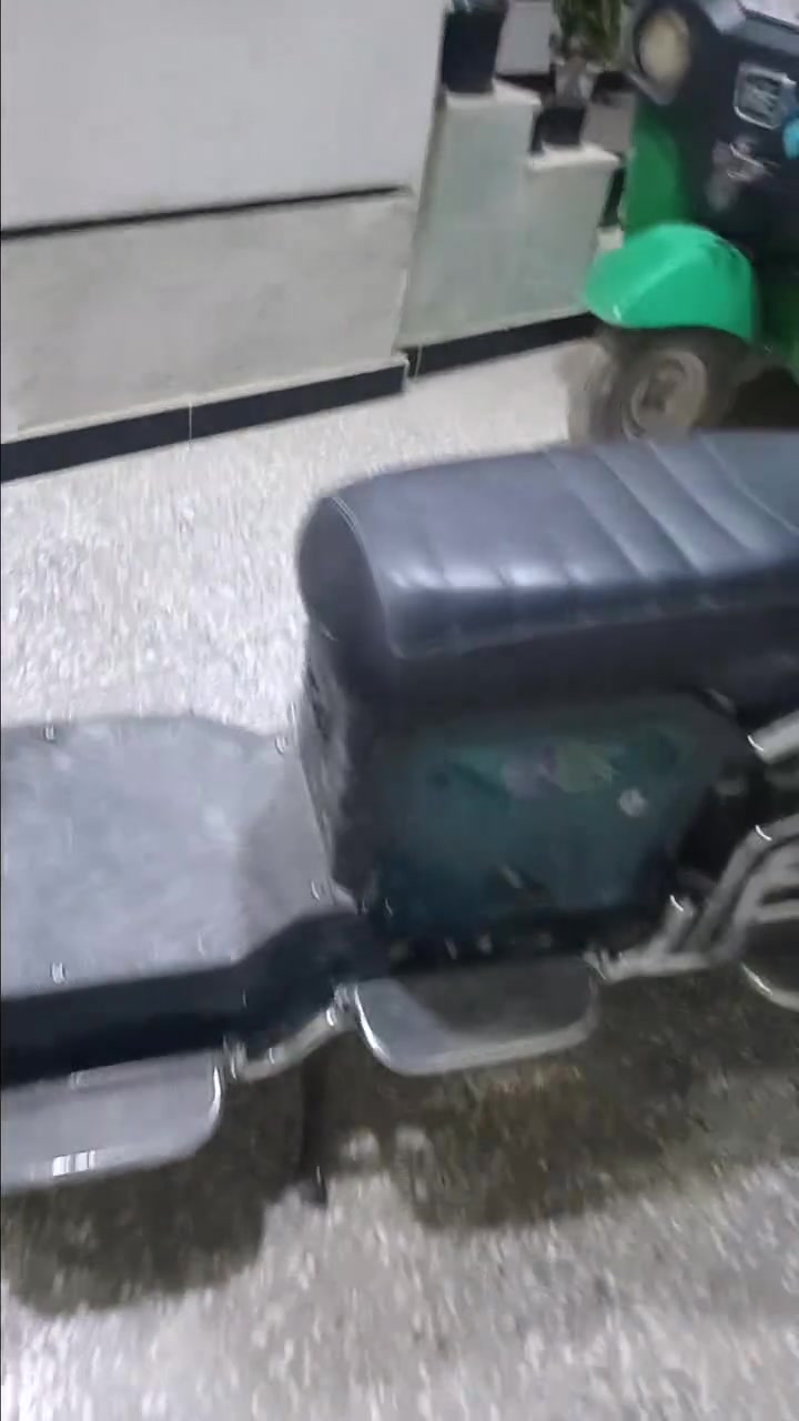 متاح للبيع دراجه هارلي جبلي جديده سعرها ٧٠٠ وبيها مجال ***********
***********
العنوان بغداد ابو غريب
