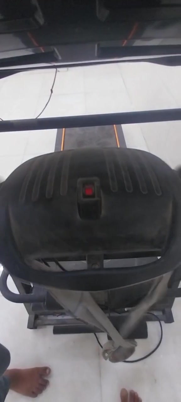 جهاز ركض+ تدليك 
السعر : 250٫000 وبي مجال