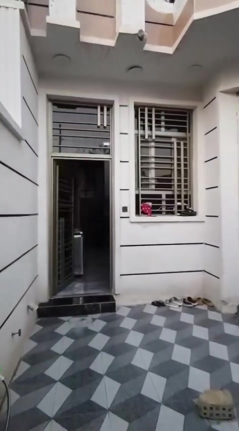 🕋بسم الله الرحمٰن الرحيم 🕋
👋السلام عليكم ورحمة الله وبركاته👋

🌄الانبار قضاء الفلوجه 

🏡 مشتمل طابقين 

#للبيع في حي الشهداء حي الامين منطقة ال ١٦ نافذ على شارع ١٢  شارعه ١٠م 

🔵 المساحه ١٢٥م  الوجه ٦ وربع ونزال ٢٠ 

🚧 بناء طابوك بناء جديد 

طابو صرف سند تحويل ملكيه بسم شخص واحد مع إجازة بناء 

🛣️شارع ١٠م

 

🏠طابقين 

🔵استقبال 
🔵مطبخ 
🔵غرفة عدد٤
🔵مناور 
🔵صاله عدد2 
🔵صحيات عدد2  

💲#السعر المعلن ٩٥ مليون وبي مجال بسيط مليون وقابل للتفاوض
يرهم مراوس بقطعة في أي مكان بحي الأمين
 
🧑‍💻عزيزي عندك عقار وتريد تبيعه باسرع وقت راسل صفحتنه نلبي لك طلبك 🙏♥️

⁉️للاستفسار اكثر مراسله الصفحة أو الاتصال على الارقام التالية 
*********** ☎️كورك 
***********☎️ واتساب  

⁉️اذا كنت تملك عقار وترغب في نشره مراسله صفحتنا  او ارسال المعلومات على الواتساب ☎️👆

⁉️الاسعار المعلنه عندي تحدد من قبل البائع وليس المكتب ونجمع البائع والمشتري وجها لوجه لاتمام عمليه البيع

⁉️متابعه ولايك للصفحه ليصلكم كل ماهو جديد فضلاً وليس أمراً

♥️طابت أوقاتكم بكل خير ♥️
سوق الفلوجه المفتوح عقارات الفلوجة العقار المميز الفلوجة سنتر عقارات الفلوجة🏘
