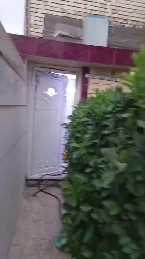 دار للبيع
المساحة ٣٠٠م   ١٥×٢٠
 طابقين ٦غرف نوم أربع حمامات +حمام خارجي
استقبال ٨×٥ مطبخ كبير الغرف ٥×٥  غرفتين سويت
شارع تبليط كافة الخدمات ماء مجاري بيت كامل من كل شي
العنوان بغداد التاجي مجمع المصابيح جنس الارض زراعي سند ٢٥ 
***********
يوجد واتس إب
