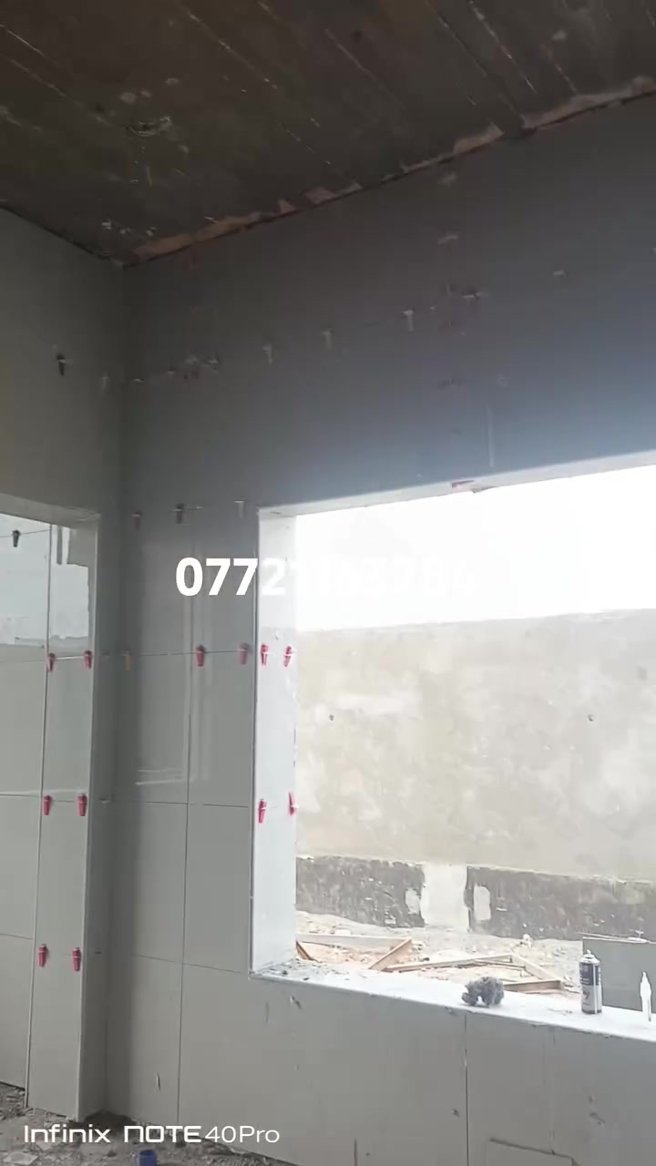 خلفه سيراميك متفرغ للعمل
***********

