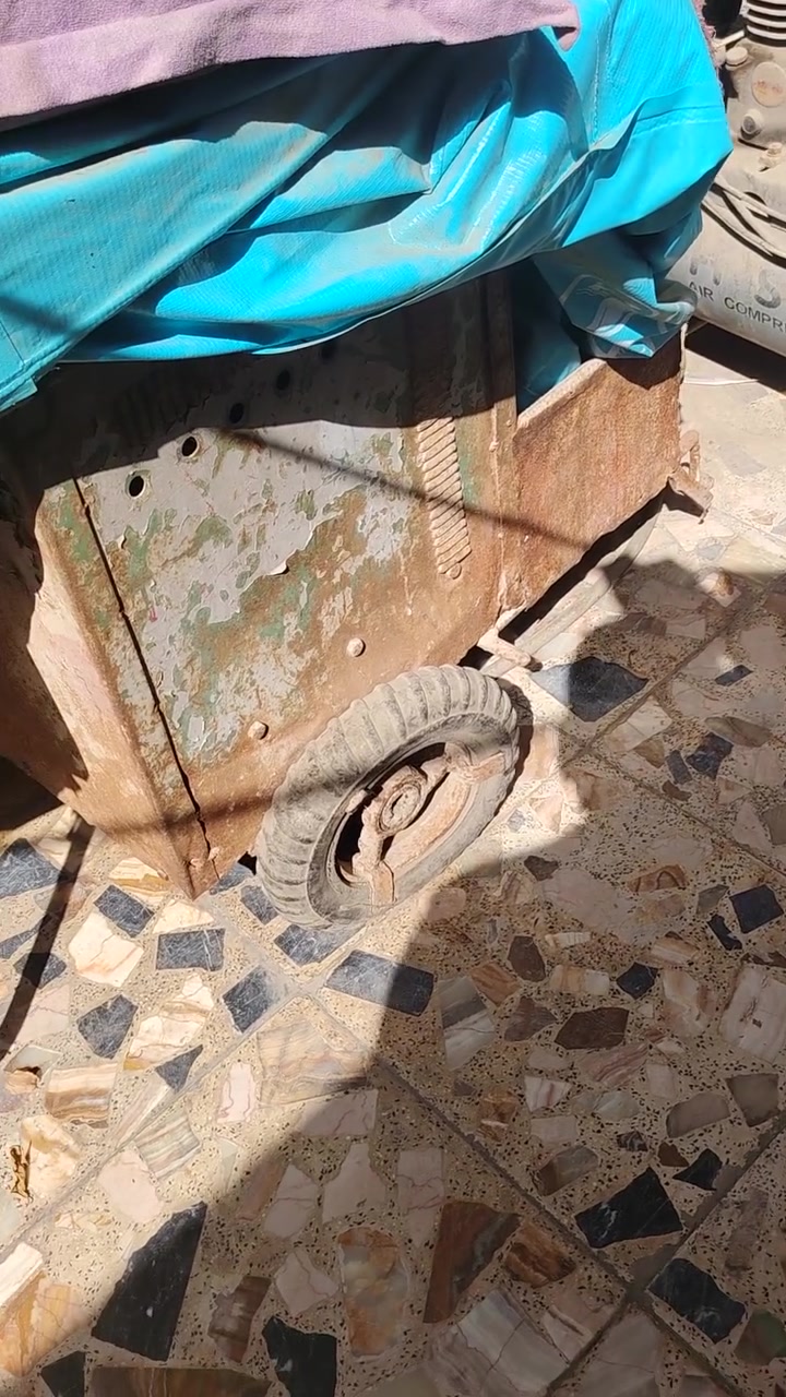 غراض حداده  شغلاات البيع
العنوان بغداد الحسينيه  (***********)
