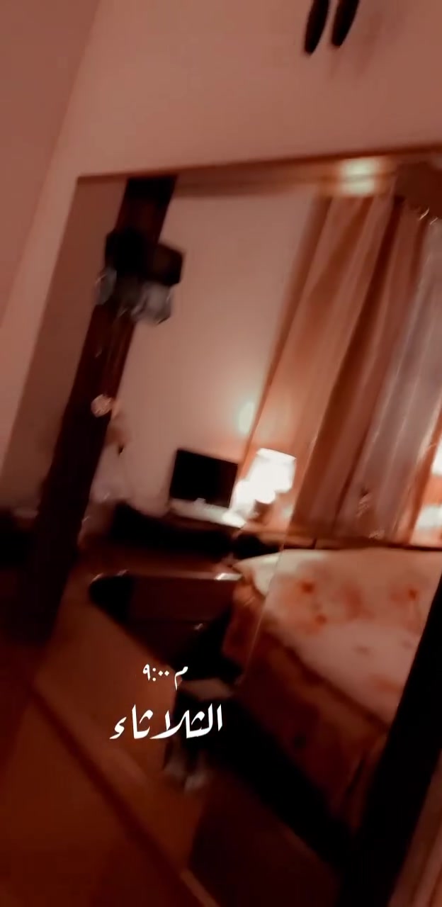 السلام عليكم غرفه بدون كنتور فقط جربايه وكومديات وميز زاويه وميز تواليت مستعجله على بيعتها ب ٢٥٠ وبيها مجال ان شاء الله للاستفسار التواصل مع الرقم ***********
