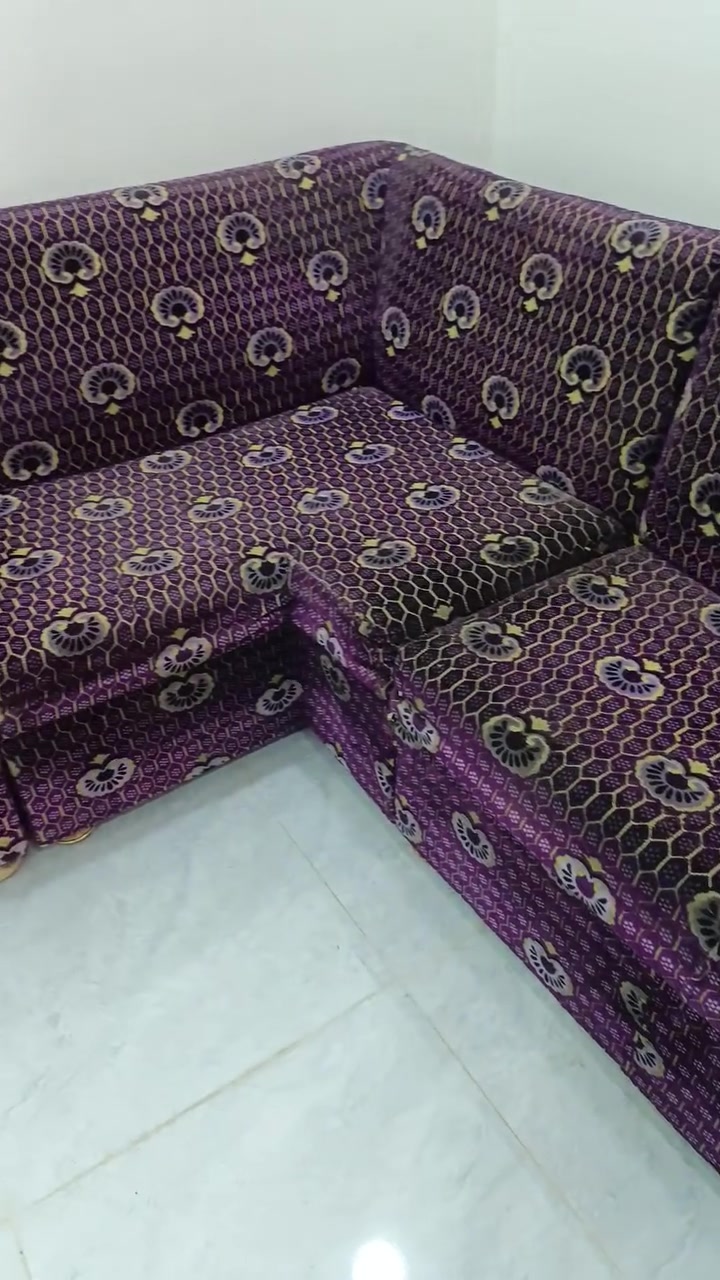ديوان  نجاره شغل درجه اوله قماش قديفه ثخين ١٤ مقعد ما بي لا كسر لا شك  عنوان حله حي العسكري شارع ٣٠ ما متواجد عل خاص شراي واتساب ***********
