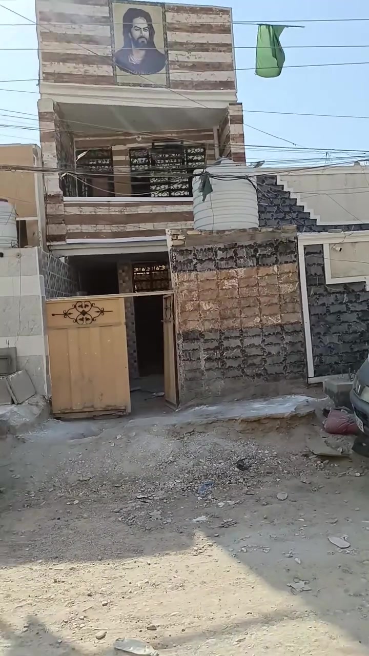 بيت للايجار طابقين بي 3 غرف نوم واستقبال 100 متر بغداد الحسينيه خدمات مسقط ساهرون ***********
