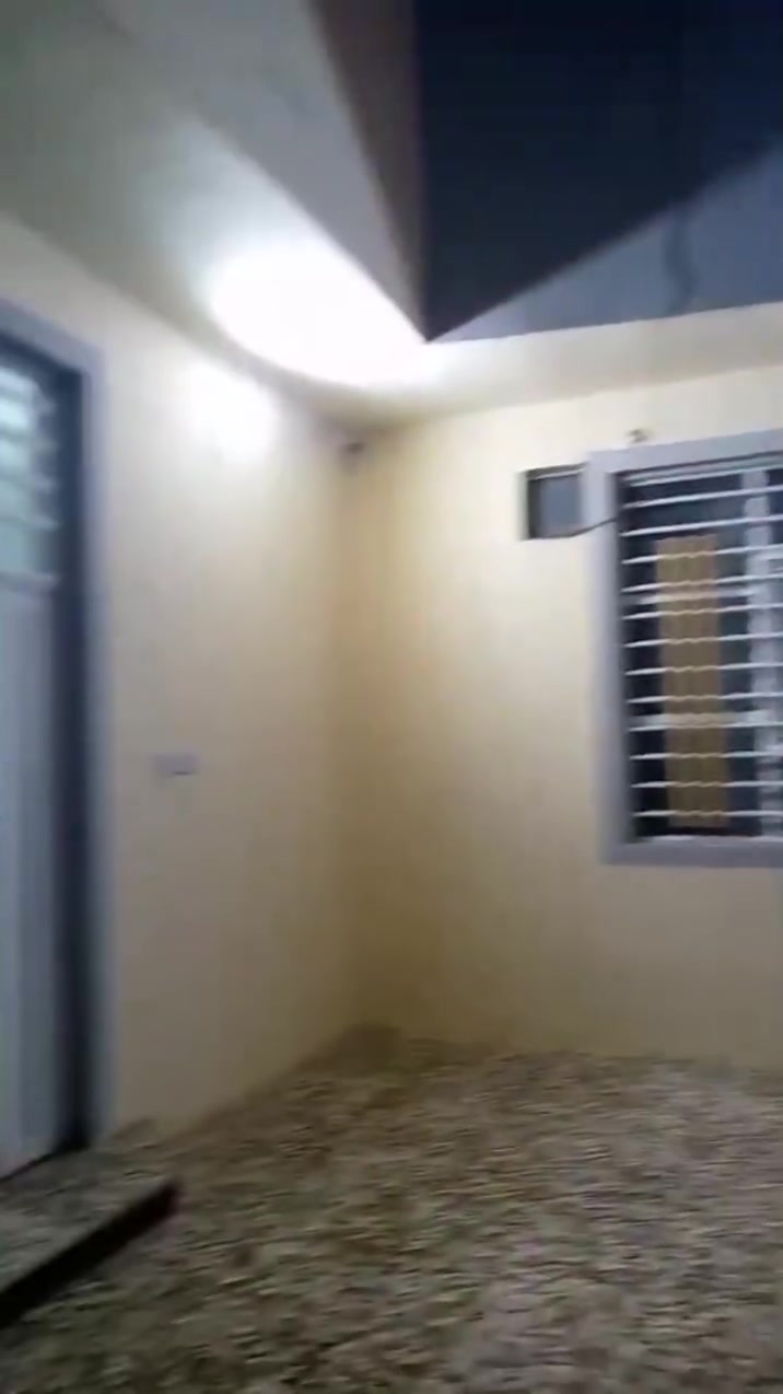 بيت البيع 200 متر. بلديه ب80 مليون   مطلوب السكان 47مليون  وتزديد 275 الف  كفيل من شراي
تفاصيل البيت غرفتين صاله كبيرة مكشوفتين مطبخ كبير ستقبال وحمامين خارج وداخل.  بيت نضيف.  مكان النجف شارع قنبر يم مول حكايةة  
***********
بيت البيع 200 متر. بلديه ب80 مليون   مطلوب السكان 47مليون  وتزديد 275 الف  كفيل من شراي
