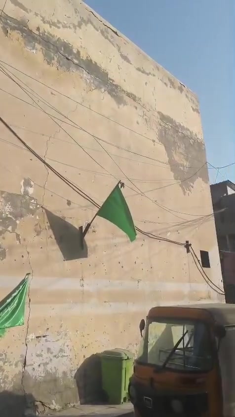 السلام عليكم من رخصة مدير الكروب نصف قطعة للبيع قطاع ٢٠ تحتوي على ٥ غرف نوم وستقبال وصالة فوك وجوة و٣ حمامات عكادة نضيفة كاشي سيراميك من فوك لحد الجوة ركن علة شارع عريض وفرع حلوة حيل العنوان قطاع ٢٠ مقابل جامع( الإمام المهدي) عليه السلام للإستفسار *********** السعر ١٤٥ وبيه مجال التحويل
