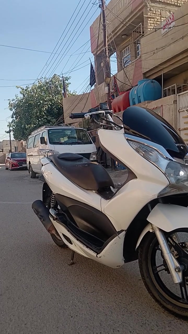 سلام عليكم
دراجه للبيع pcx جيل الاول 
مقفوله عامه مكينه خرسه  كهربائية كامله
سعر مليون وبيهة مجال للطيب 🌹 
رقم ***********
