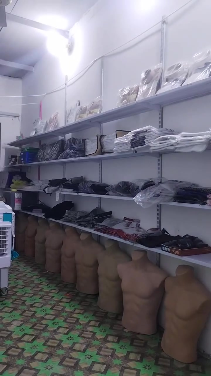للبيع جام خانه محل الارتفاع ٣ متر والعرض ٢ونص كامله نضيفه جديده السعر ٣٠٠ وبيها مجال للشراي
رفوف محل عدد ٣٠ رف للبيع
على ٦ الاف الرف للشراي بيها خصم العنوان سوق الاسكان الصناعي مدخل السوق مقابل الشارع العريض البدراني للزي العربي هاتف *********** ابو عبد الله البدراني
