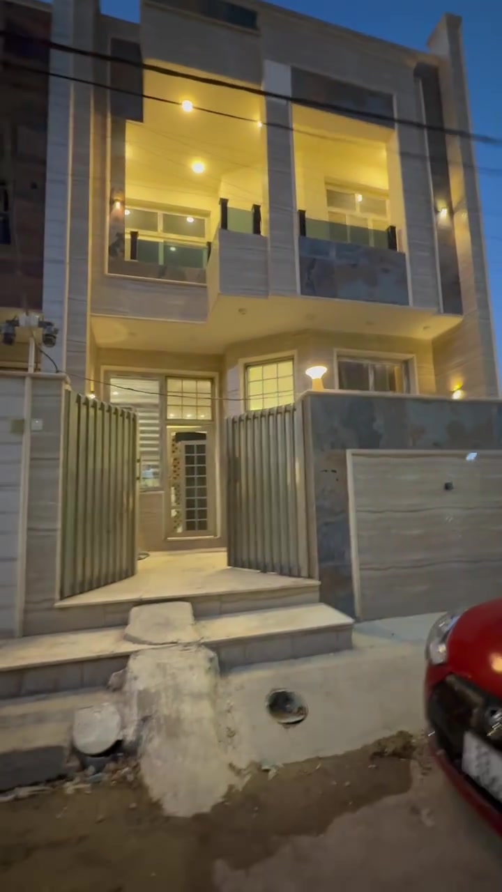 🏘️دار للبيــــــــــع تـــســـليـــم #مـــبـــاشـــر 

 #بـــنـــاء حـــديــث #درجـــة #أولــى 

فـــــي شـــــارع 80 خـــــلــــف #مــــول #نـــــون 

_________________
المساحــــــة // 125م    #طابـــــو  #زراعــــي  #ســــنـــد 25
الواجهــــــــــة //6.250 
النـــــــــــــــــزال // 20م #تـــــبــليـــطـ #ومــــجــــاري 
_________________
🏗️🧱#الطابــــــــــــــق #الأرضـــــــــــــي

 غـــــرفـــه نــــــوم وصالــــــــــة وهـــــــــــول ومطبـــــــــخ ومجـمــــــــع صحيـــــــــات خـــارجـــي وداخـــلي  ومــنـــاور 

#الطابـــــــــــق #الثانــي 

غــــــرفتيـن نـــوم وهـــول ومجمــع صحـــيات  
_________________
___________________
للأستفســـــــار عــــــن السعــــــــر يرجـــــــىٰ تـــــــرگ تعليـــــق (السعـــــــــر) #وسيتــــــم #الـــــرد 
__________________

#مكتـــــــــب
                🏘️أمــــــــلاك بابــــــــل للعقـــــــار🏘️
#الكــــــــائن

☎️ *********** واتساب☎️‏‪***********‬‏ واتساب
    شارع_الكرامة_قرب_الضريبة_مقابل_التخطيط_العمراني
        
_____________________________________________
