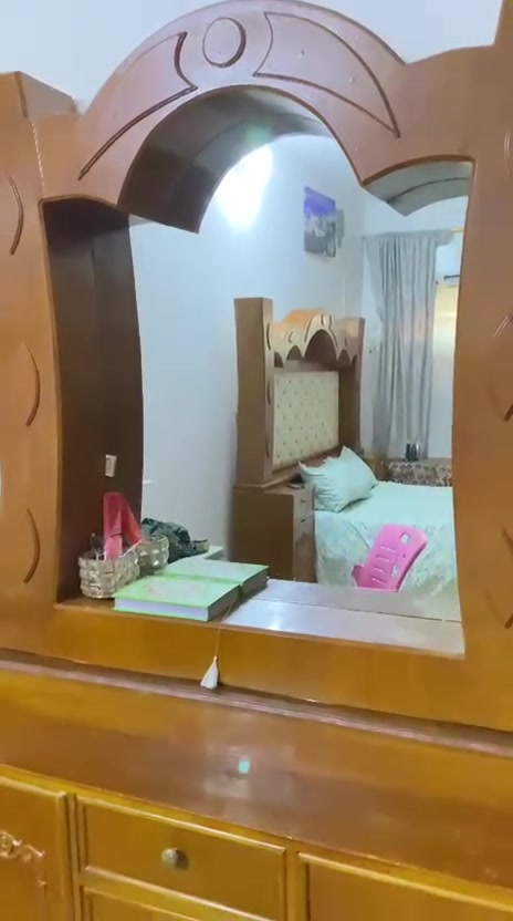 غرفه صاج للبيع كلش نظيفه بدون كسر السعر مليون وبيهه مجال قليل مكاني حي الضباط
***********

