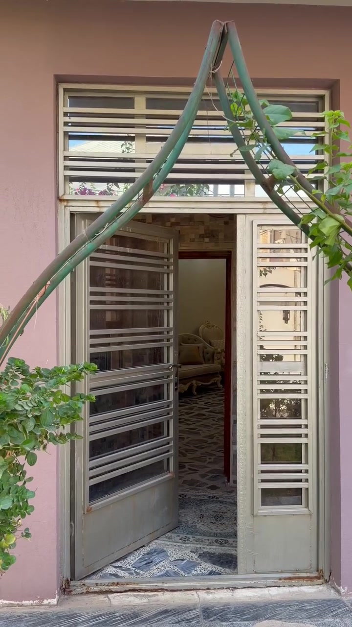 بيت 250 متر في حي الجامعة منطقة 78 قرب دهين ابو علي خلف حسينيةالصادق  تفاصيل الدار
موضح كل التفاصيل في الفديو السعر واي تفاصيل أخرى وات ساب 
***********
