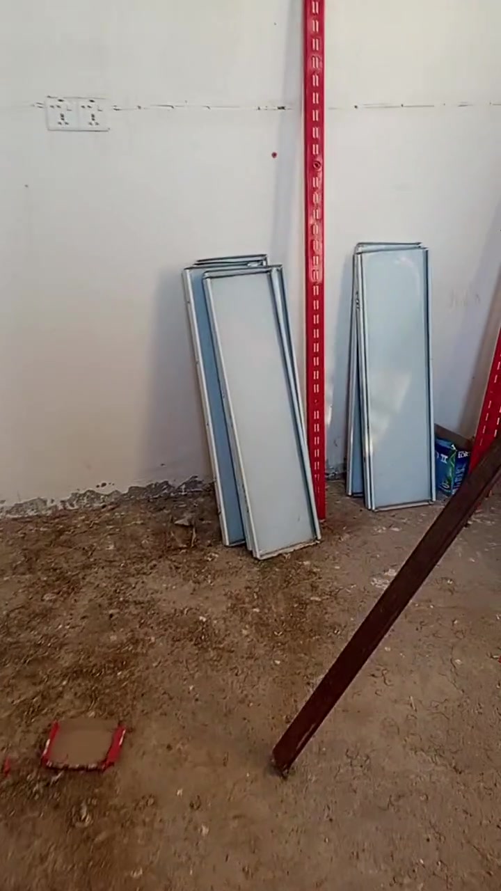 باب للبيع رفوف مال محل للبيع اتصال على هذا الرقم ***********
