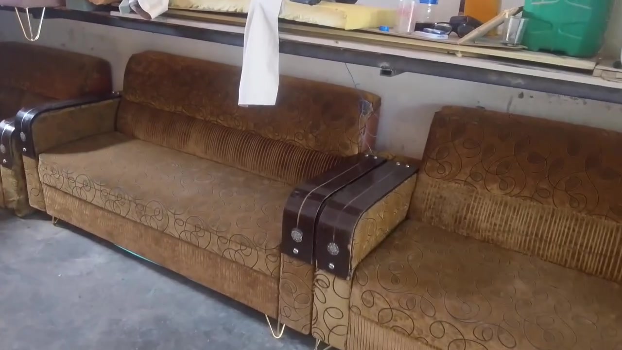 كنب • ١٠ مقعد • نظيف