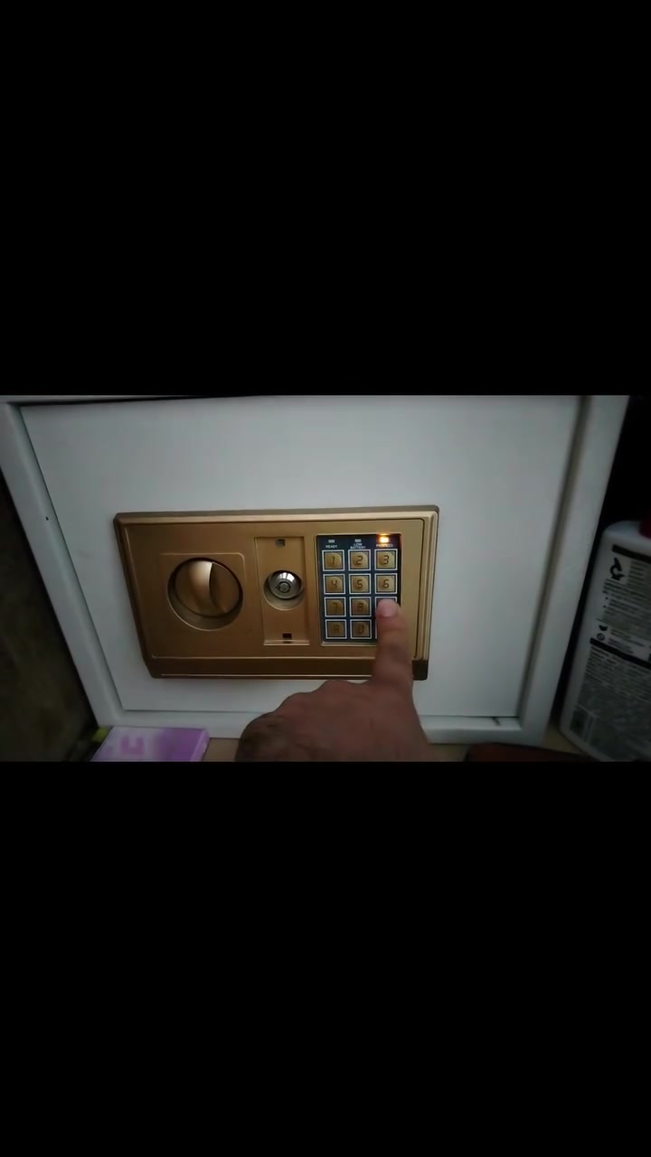قاصة رمز • قفل مكاني • التنومة