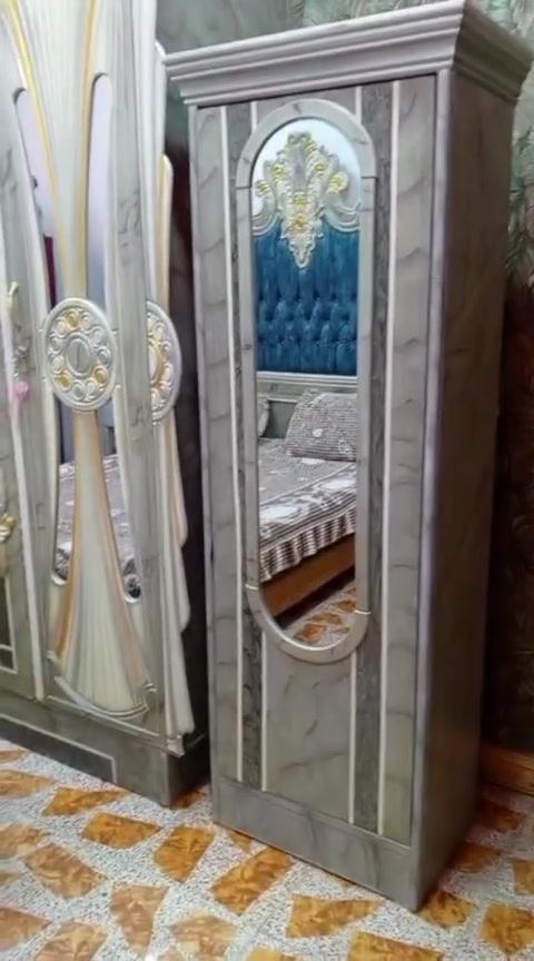 غرفه كاملة صارله سنه سعره 900وبيه مجال مكان البصره القبله حي مهندسين ***********
