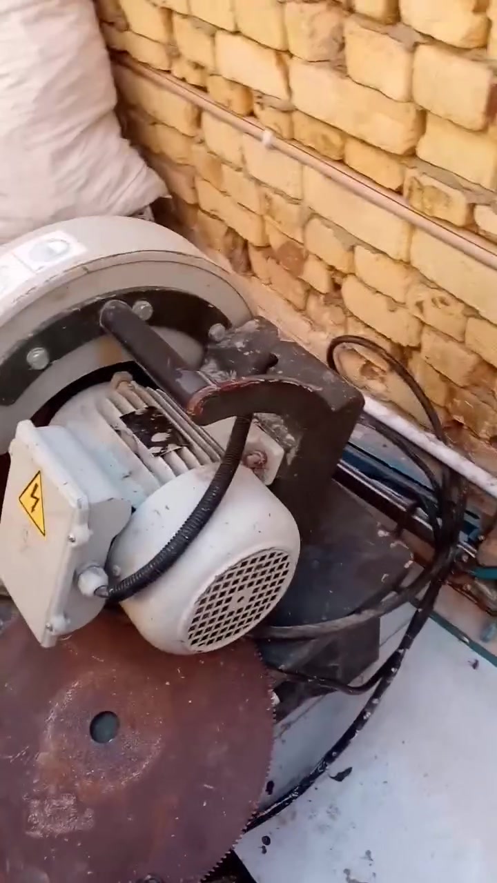كتر ب350 مع دريل ثابت ب300 مع مكينة لحيم ب100 للبيع ***********

