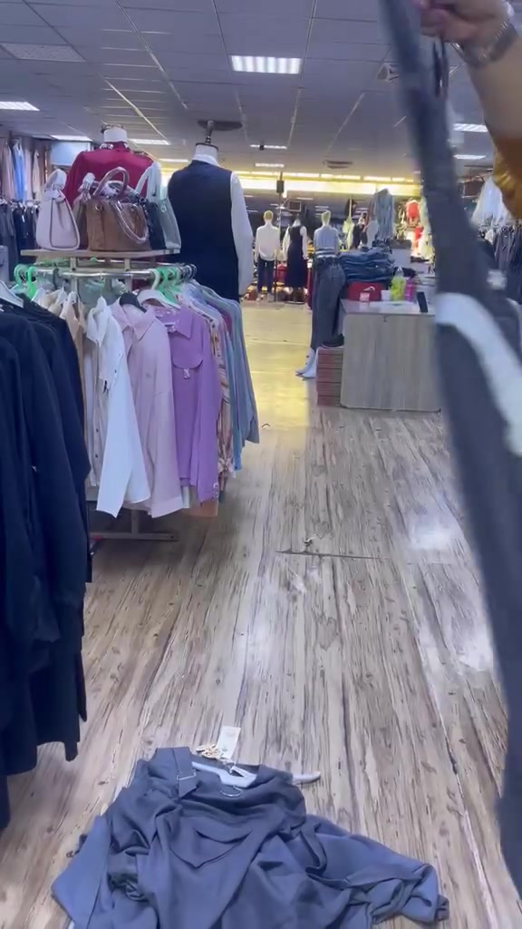 شروة ١٢٠ صدرية اعدادي على ٦
لون رصاصي فقط
تركي وصيني درجة أولى شرط الفحص
