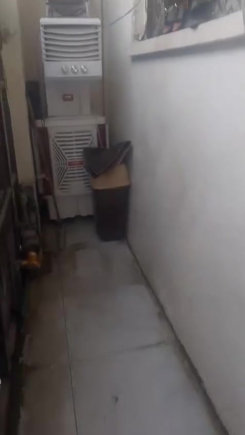 السلام عليكم يوجد بيت للبيع زراعي  بسويب  مساحه 50 متر نضيف كلش واضح بالتصوير ابكاع رائد حميد السعر 45 وبي مجال شي قليل التواصل مع صاحب البيت على رقم موجود  ***********

