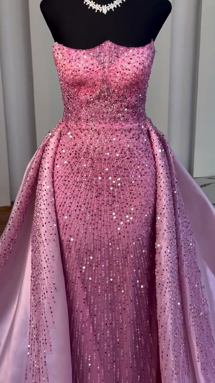 ✨ يعلن سنتر زفافي ✨
عن توفر عروض مميزة لبيع وتأجير:
👗 بدلات الزفاف
👔 البدلات الملونة
💍 بدلات الخطوبة (الإكستنشن)
🌙 فساتين السهرة

📢 فرصة لا تعوض! سارِعوا بالحجز واغتنموا العرض
✔️ جميع البدلات مستخدمة استخدام بسيط جداً وبحالة ممتازة
❌ لا يوجد توصيل

📍 العنوان: الإسكان، مقابل الغصون، صيدلية (هلا)، الطابق الثاني، مقابل شهد بيوتي
📞 رقم الهاتف: ***********
