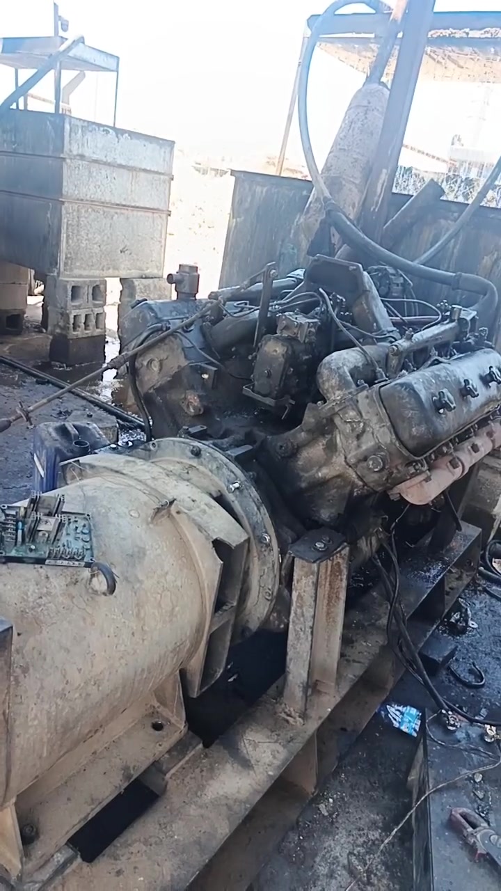 كراز عادي مو سوبر بي خيط بخار لكن بحاله جيده بدون توليد فقط محرك+شاصي+شلال
١٥$ قفل
بعقوبه
***********
