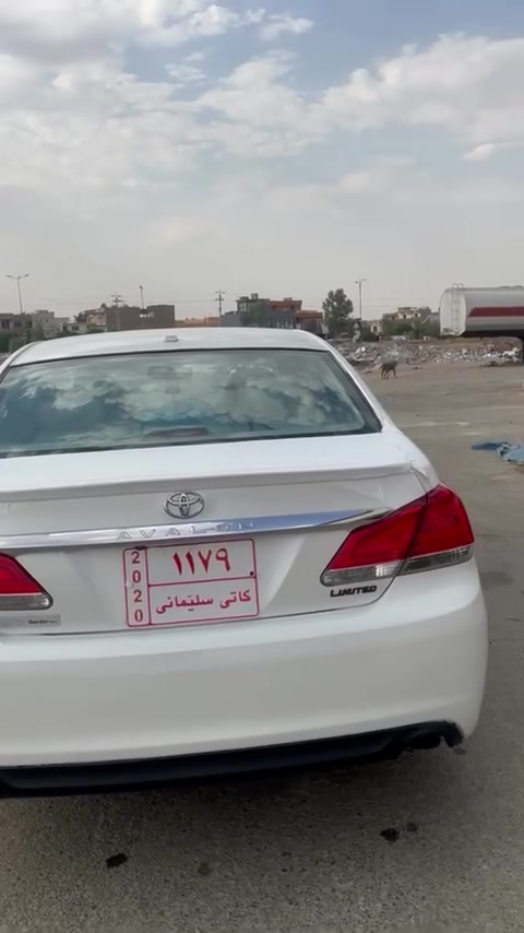 نمونەی جوانێتی نیە لەمە جوانترو پاکتر ناو دەرەوەی لۆک لۆکە لە ڕو بە ڕو لە ڕەسمەکان جوانترە
تۆیۆتا ئەڤەلۆن دوبەیە سەیارەکە ئەمریکیە
مۆدێل 2011 ناو کرێمی بۆیاخ تەنک بوە کراوە بە ئەستور
دەعمو لێدراو شتی نیە ڕێک سفر سفرە سەیارەکە
سڵایت جلد هیتەر  شاشەو کامێرا
چوار تایەو ویلی لۆکی لە ژێرە
119هەزار ڕۆشتوە لۆک لۆکە 
گێڕو مەکینەو تەبریدو تەقەو ڕەقەو کارەبایو شتی هەمووی بە شەرت 
دینارێ مەسرەفی نییە ڕۆنی گێڕو مەکینەی تازە گۆڕدراوە
95گەڵاو مەجالێکی کەمی تێدایە
شوێن چەمچەماڵ
کۆدی هەیە
***********
***********

نمونەی جوانێتی نیە لەمە جوانترو پاکتر ناو دەرەوەی لۆک لۆکە لە ڕو بە ڕو لە ڕەسمەکان جوانترە
