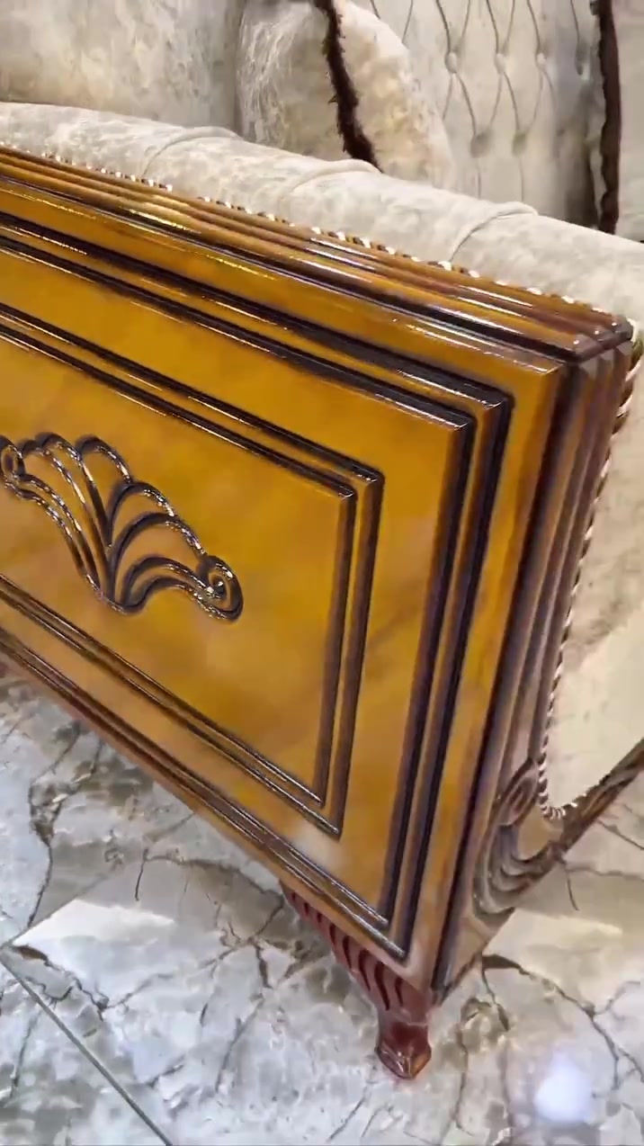 🛋️ ديوان موديل الملكة ✨
#العمل_على_المتر_الطولي 
كل ما هو جديد ومميز من الاثاث  تجدونه لدينا 
اكمل جمالية بيتك مع الباشا 🏠

✅ التفصال حسب المساحة المطلوبة نشتغل ع متر 
✅ لدينا كادر مختص لتدوين القياسات [ مجانآ ]
✅ ديوان مودرن طراز تركي كل المواصفات درجة اولى 
✅ الاقمشة والالوان حسب اختيار الزبون 
✅ لمعرفة سعر المتر {ارسل صورة الموديل على الخاص}
🔻 بغداد حي الأعلام شارع قطر الندى مقابل افران الكوثر
📞‏ ‏ *********** ‏ ‏

🚛 متوفر توصيل جميع المحافضات بأسعار مناسبة

