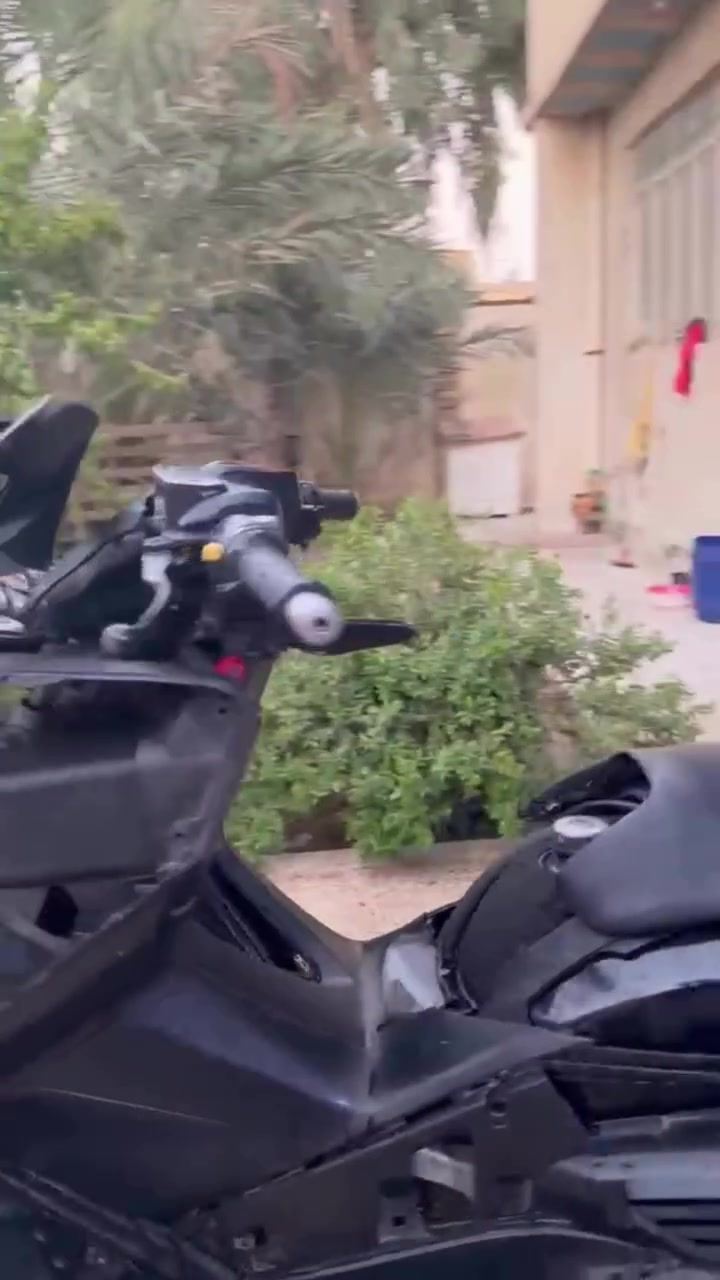 السلام علكم تي ماكس موديل 2011 رياضيه مال لعب الدراجه مثل الي شوفه بلصوره ما عندي اي غراض الها اضافيه  والدراجه بيها بكن ابيعها على عطلها مكاني الكوت سعرها 12ورقه وبيها مجال اي استفسار موجود واتساب ***********
