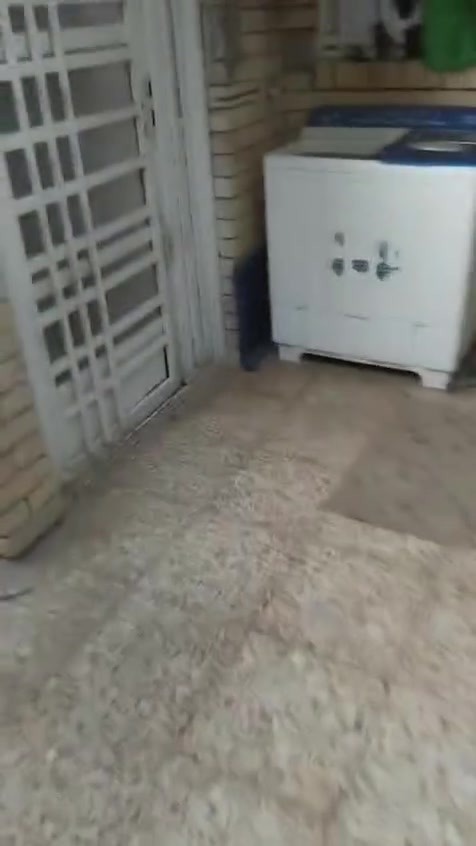 ***********
