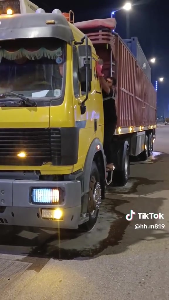 السلام عليكم مكلف بالنشر
البي للبيع راس وعربانه مكينه 44 سياره كير كهربائي 
مع عربانه سيكام 3 دناكير 14 طول 12ونص للاستفسار الاتصال على الرقم ***********
