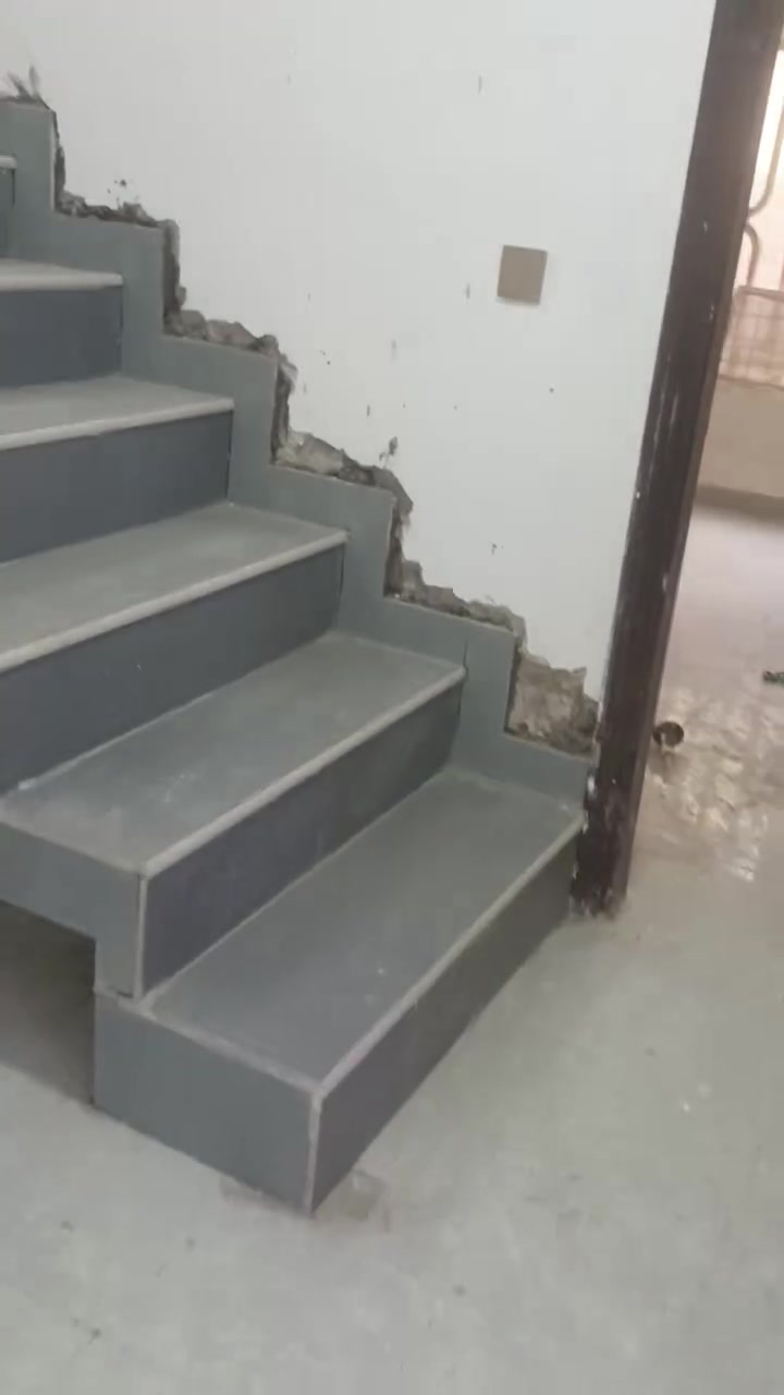 خلفه سيراميك جدران وارضيه ودرج مكاني بابل ***********
