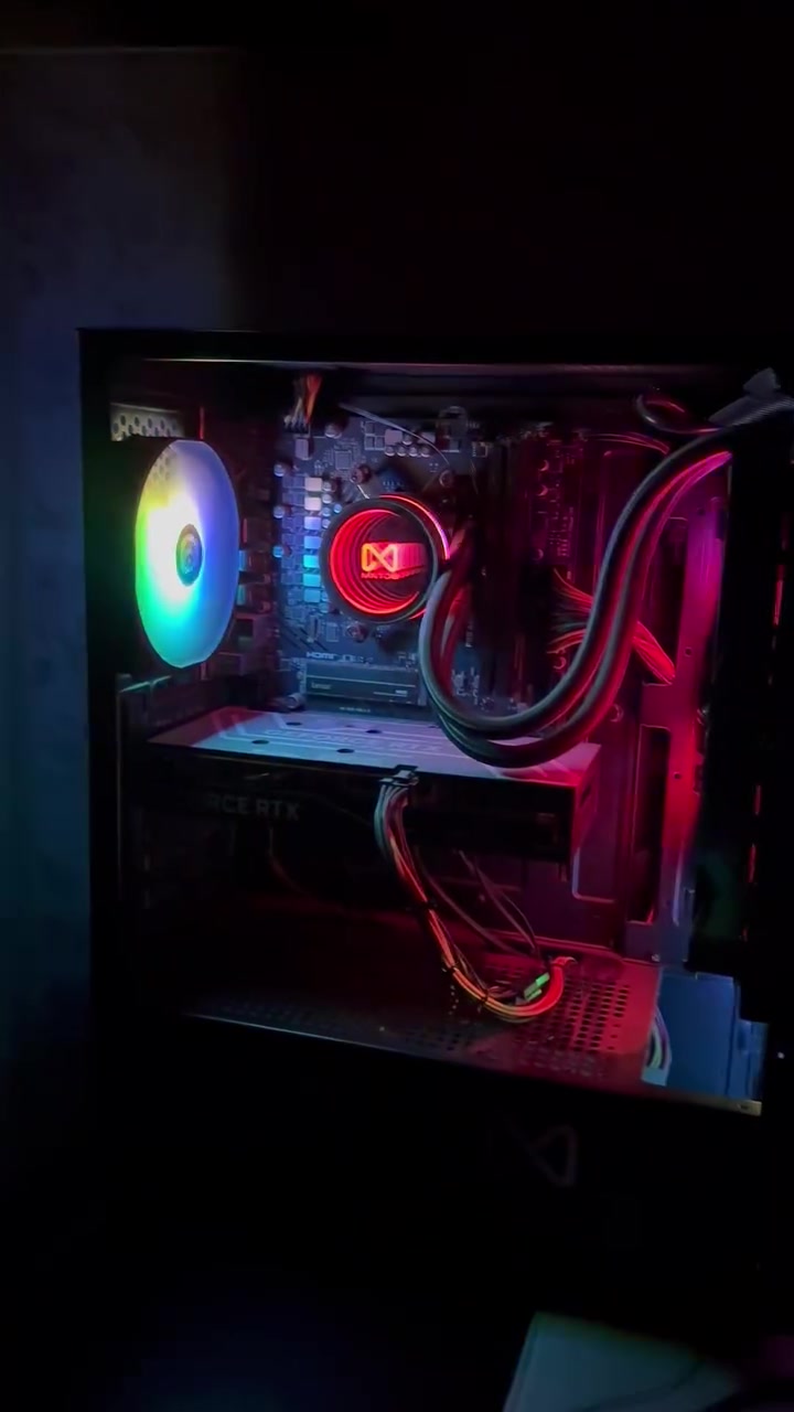 ( بيع فقط)
Pc مستخدم قليل جداً

AMD RYZEN 5 7600 
RAM 16GB
SSD 1TB
GPU RTX4060
التبريد مائي من شركة mintop
والكيس rgb mintop
Ssd m.2 620 من شركة lixar
والبور سبلاي 750w
الرامات8x8 ddr4 )16)

السعر مليون و200 دينار عراقي وبيه مجال بسيط
مكاني الحارثية 
*********** للاستفسار اكثر وبيه واتساب
( ادمن وافق بسرعة بشرفك)

