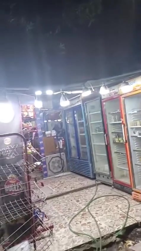 سلام عليكم اسواق البيع عنوان بغداد بشارع فلسطين بلمهندسين يحتوي 11عارضه ملك ومجمه 1بي غراض ماي وكجاير وسلبت كامرات رقم هاتف *********** ورقم ثاني ***********اثيرسعر خاص
