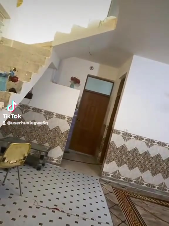 سبعة نيسان • ٢٠٠م • غرفتين