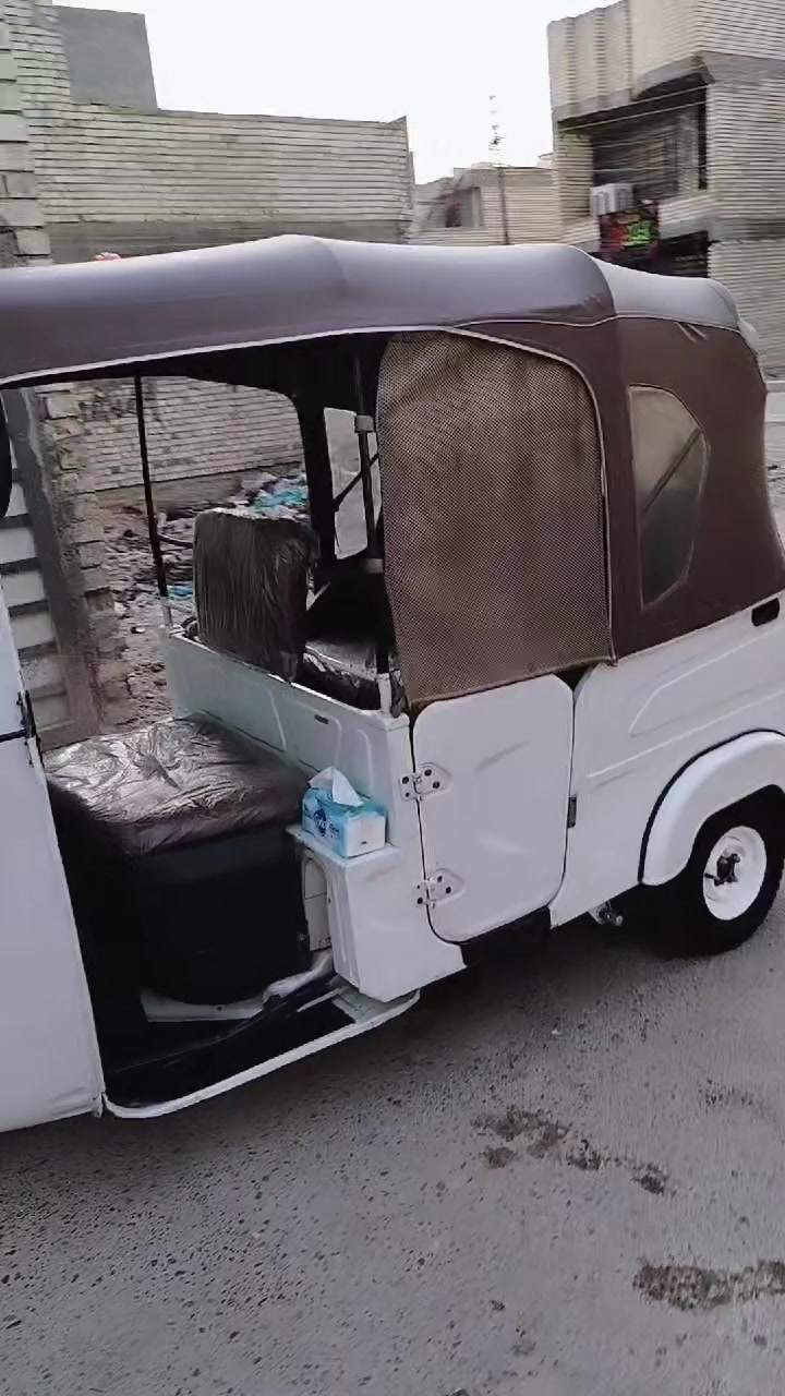 السلام عليكم تكتك للبيع موديل 2021 معمره دوس بيها بارد ب صفحه وبارد جوه البك لايت الخلفي وبارد ب لغد لايت زنون مكينه خير من الله مبدله زنجيل فقط للتواصل ***********
