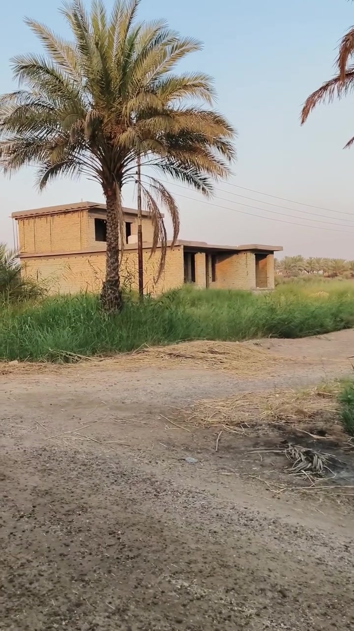 السلام عليكم
يوجد أربعه دوانم ملك طابو صرف 
الوجه78 
والنزال138
تريد دونم أو دونمين حسب الطلب 
 مكانه بغداد المدائن قرب شارع سيد علي 
خدمات كاملة من ماء وكهرباء الاستفسار أكثر اتصل على***********
