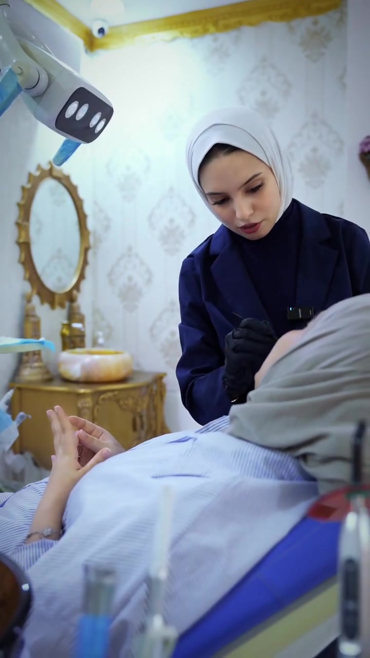 "أسنانك في أيدٍ أمينة مع فريقنا المحترف."

متواجدين لخدمتكم طيلة أيام الأسبوع #الشركة_الطبية_العالمية 

🔻
🏢 العنوان / بغداد _ بسماية _ الشارع العام  . مجاور ماركت الغدير 
فوق مطعم بي تاون
📲 للحجز والاستفسار 
***********
#مركز_بسماية_لطب_وتجميل_الاسنان
