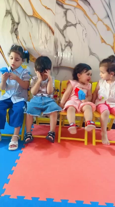 🌸 اليوم فرحتنا غير 🌸
استقبلنا اليوم أطفالنا الجدد بكل حب وفرح، ورحّبنا بيهم بين أهلهم وناسهم في روضة ملاك الكوثر التعليمية 💕🌈
أهلاً وسهلاً بأحبابنا الصغار، نورتوا روضتنا بوجودكم، وإن شاء الله تكون أيامكم ويانا مليانة فرح، لعب، تعلّم وذكريات حلوة 🥰🎈
شكرًا لثقة أهالينا الغالين، وثقتكم هي أجمل دافع إلنا حتى نقدم الأفضل لأطفالكم ❤️
أهلاً بأطفالنا الجدد… نورتونا وكبرت فرحتنا بيكم 🌷
التسجيل مستمر ويانا
العنوان الحسينيه قرب الجسر فرع أسواق خنجر رقم *********** يوجد دوام صباحي ومسائي
